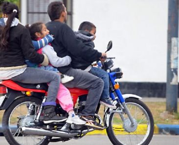 20230306131815_ninos-moto-seguridad
