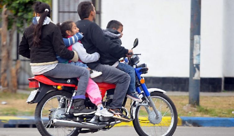 20230306131815_ninos-moto-seguridad