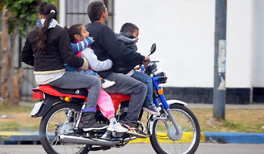 20230306131815_ninos-moto-seguridad